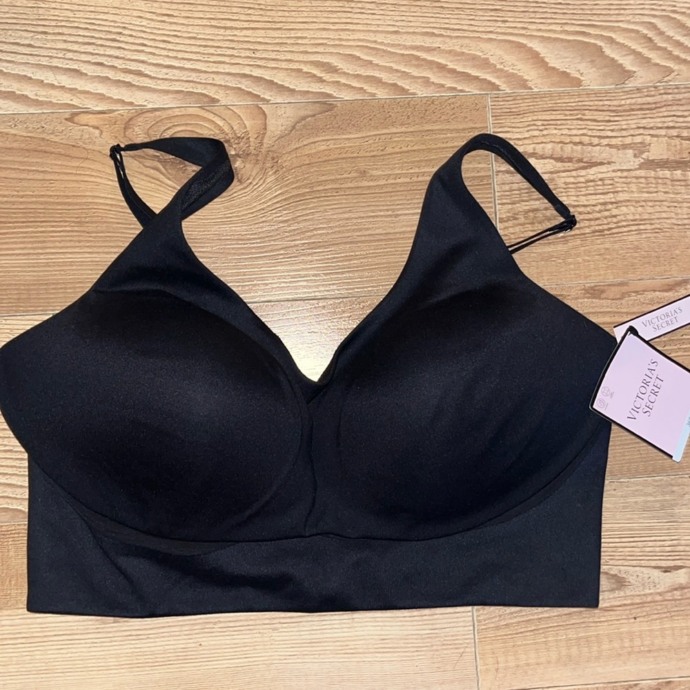 Lightweight by Victoria’s Secret Sport Bra NEW WITH TAGS